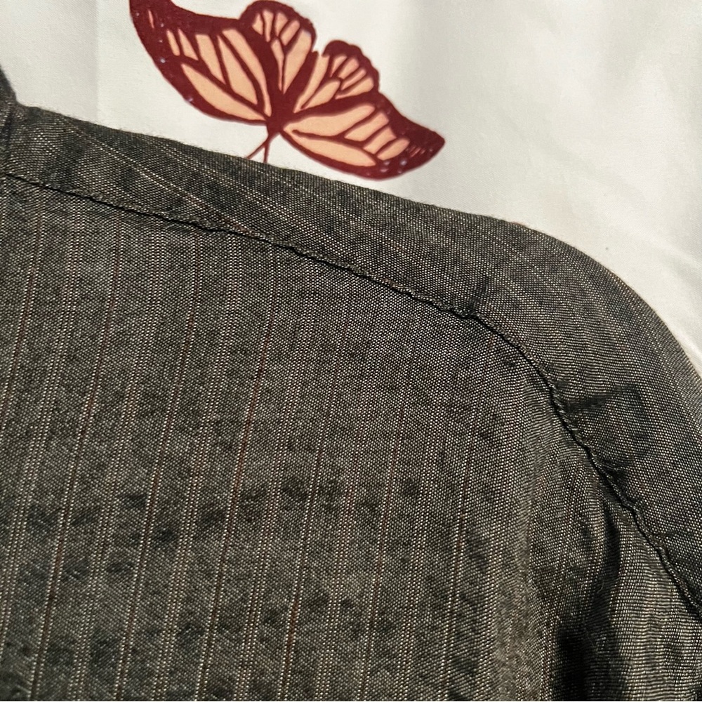 Mens button up - Picture 3 of 4